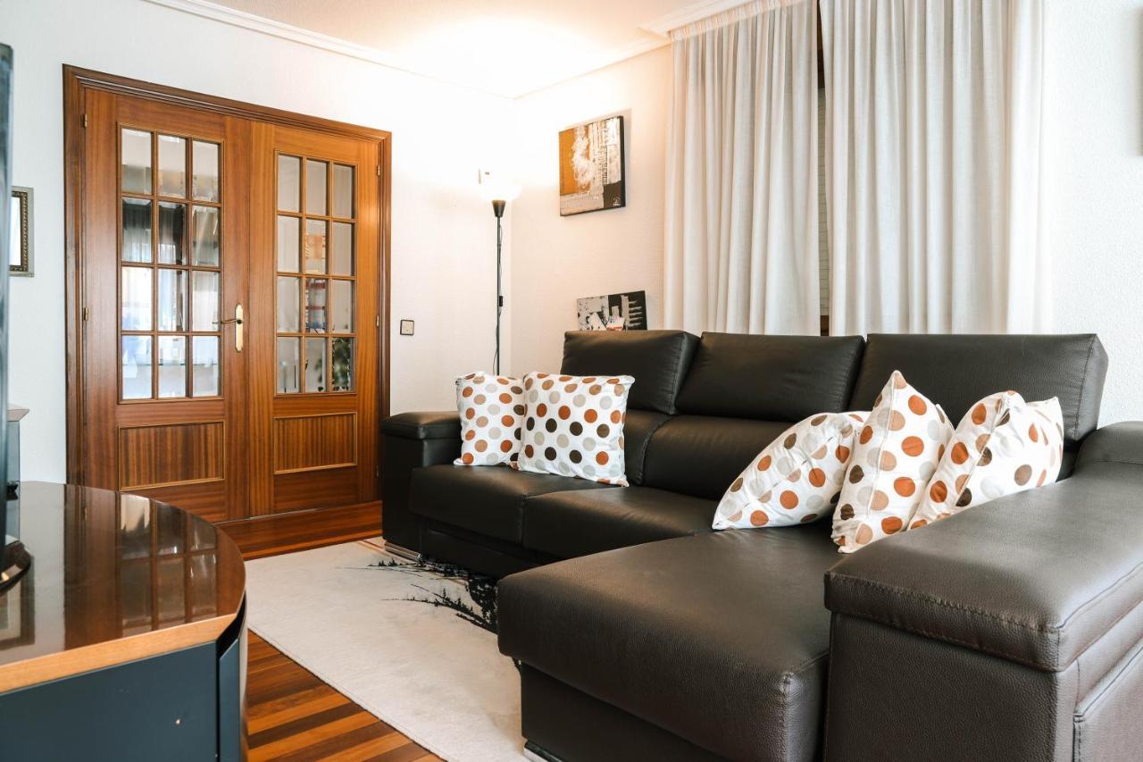 El Doce Del Ferial Villa โซลาเรส ภายนอก รูปภาพ